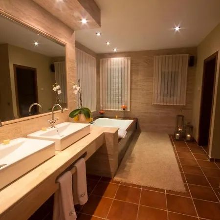 Beautiful 5 Star With Private Pool, Ibiza 1019